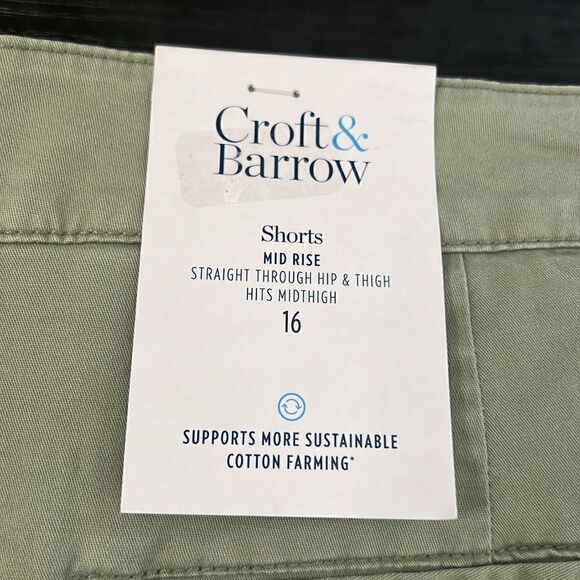 Women's croft & barrow Flat Front Midrise Shorts - Size 16 - Khaki Green - Picture 6 of 6